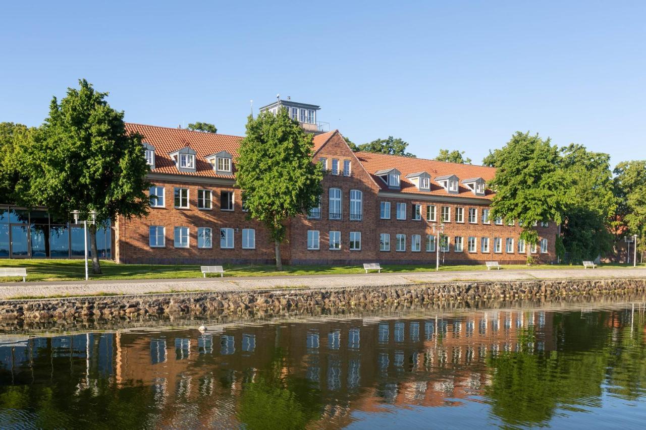 Hotel Hafenresidenz Stralsund Bagian luar foto