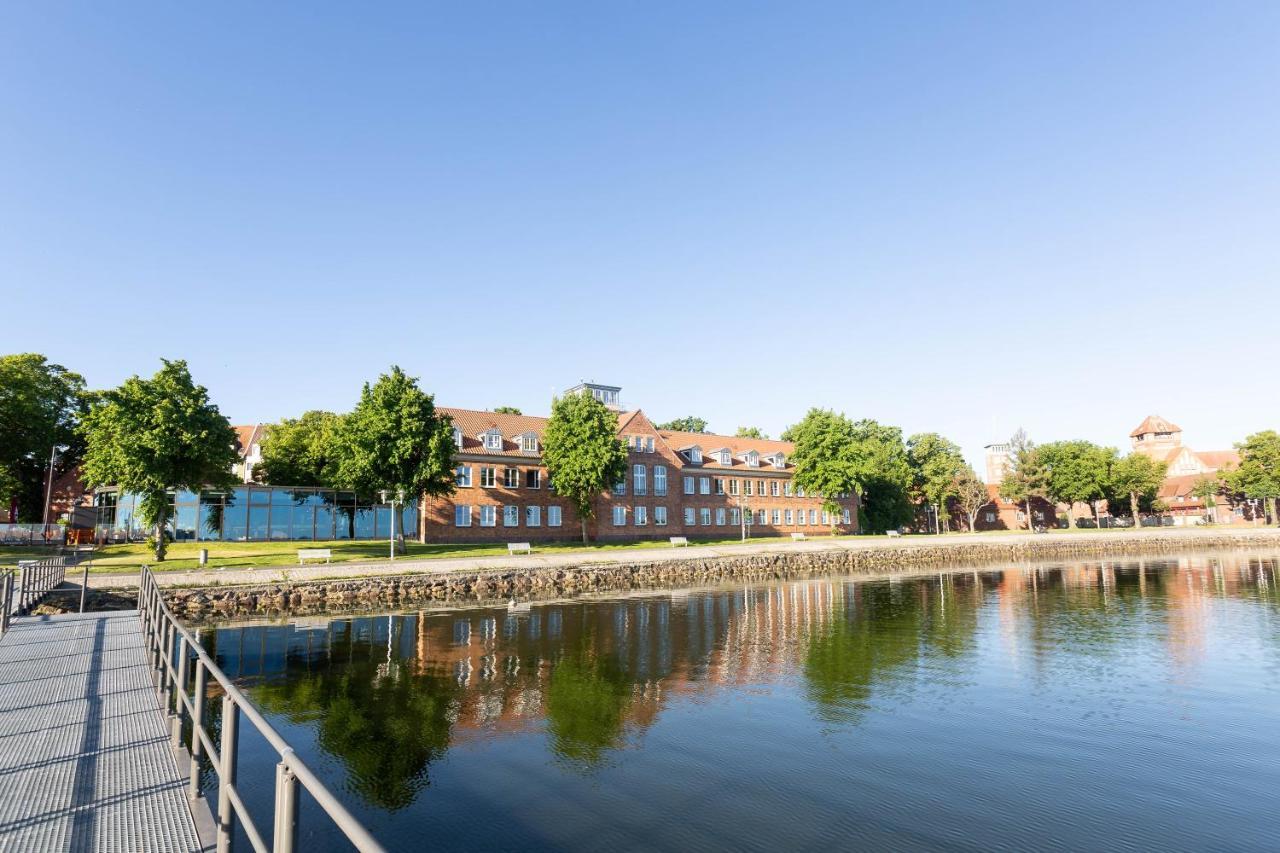 Hotel Hafenresidenz Stralsund Bagian luar foto