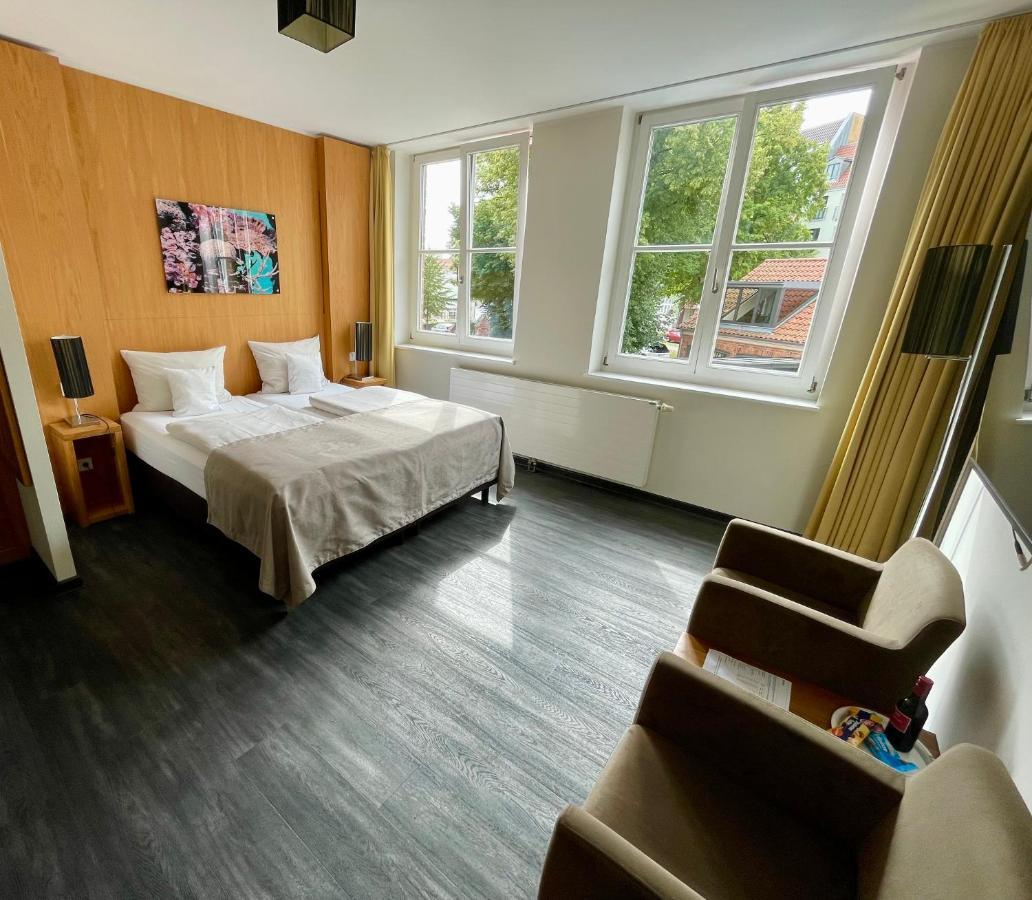 Hotel Hafenresidenz Stralsund Bagian luar foto
