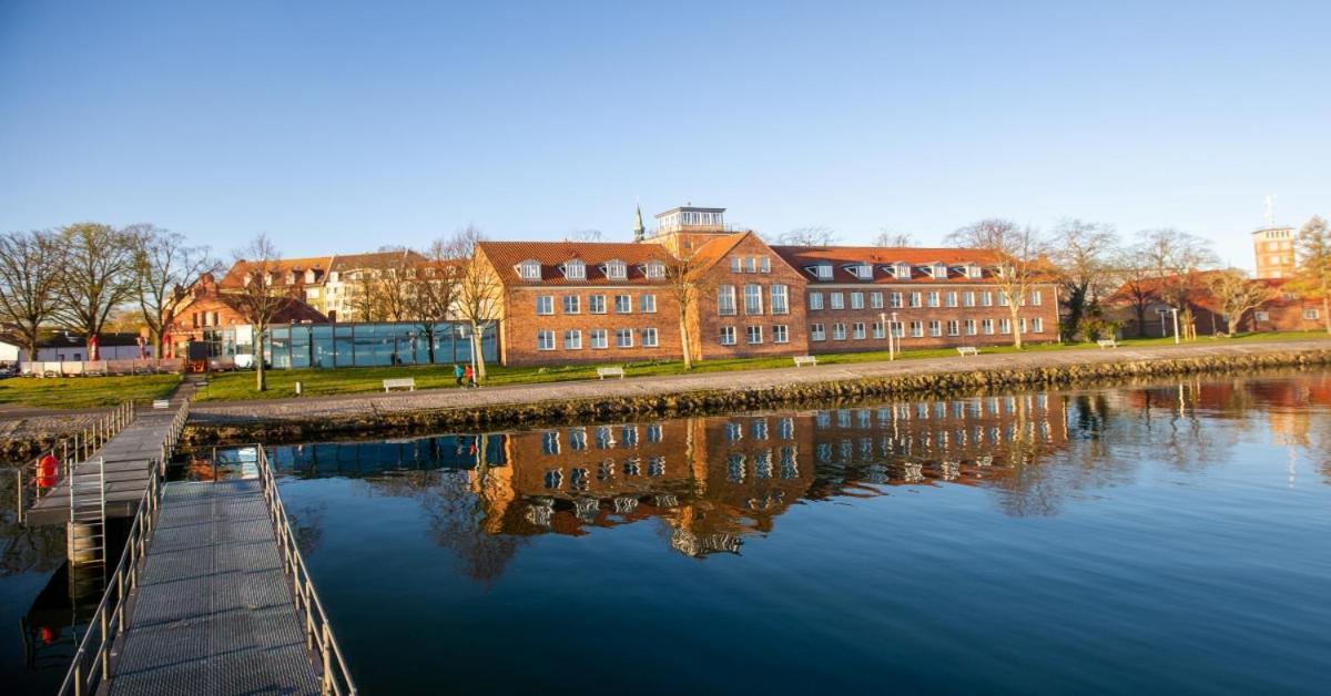 Hotel Hafenresidenz Stralsund Bagian luar foto