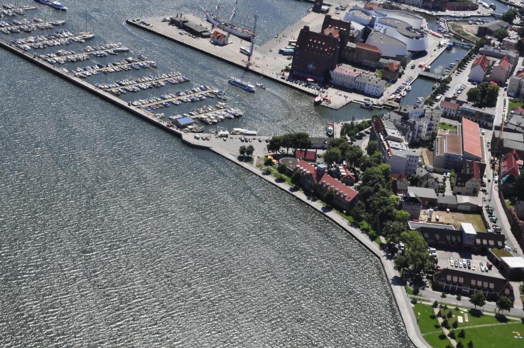 Hotel Hafenresidenz Stralsund Bagian luar foto