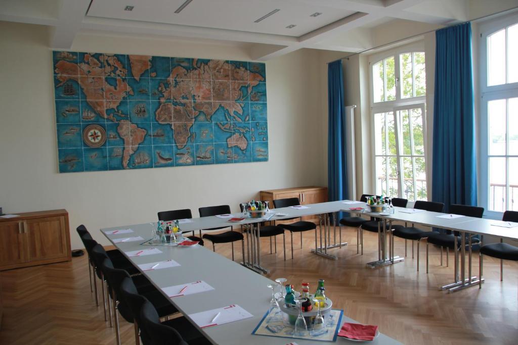 Hotel Hafenresidenz Stralsund Bagian luar foto