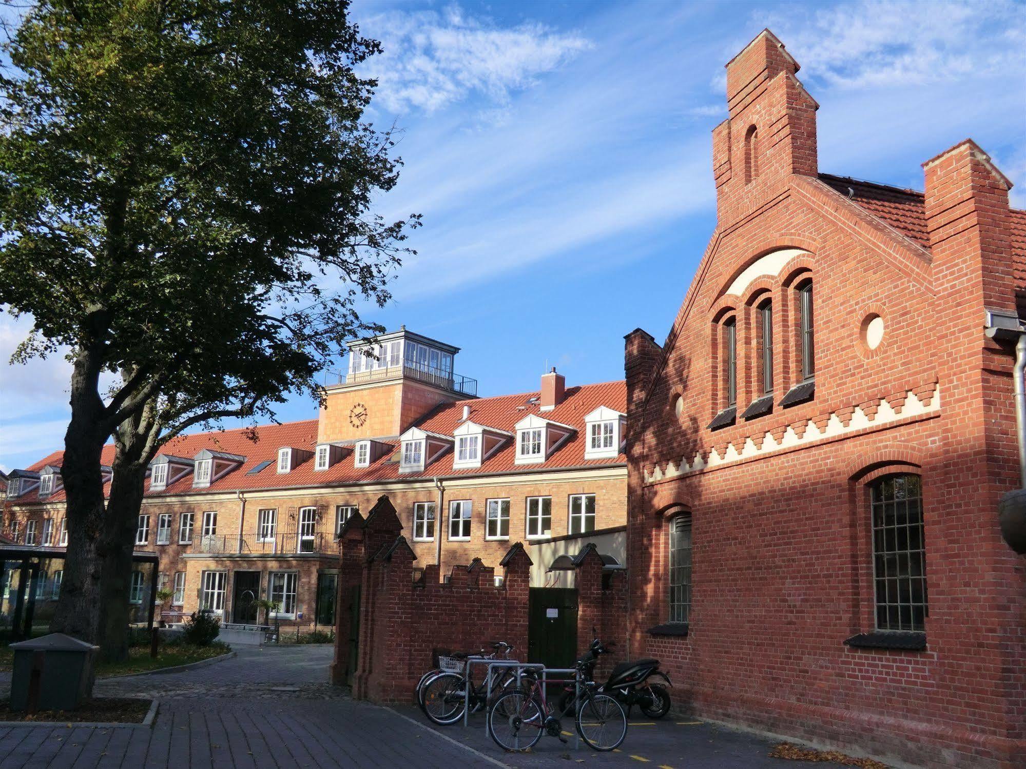 Hotel Hafenresidenz Stralsund Bagian luar foto