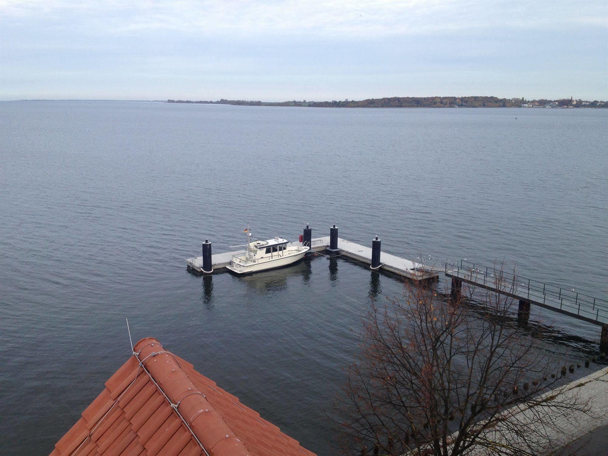 Hotel Hafenresidenz Stralsund Bagian luar foto